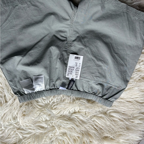 DIVIDED - Picture 6 of 10